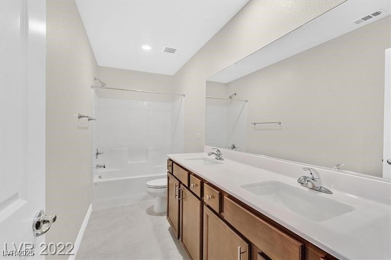 372 Rosefinch Street