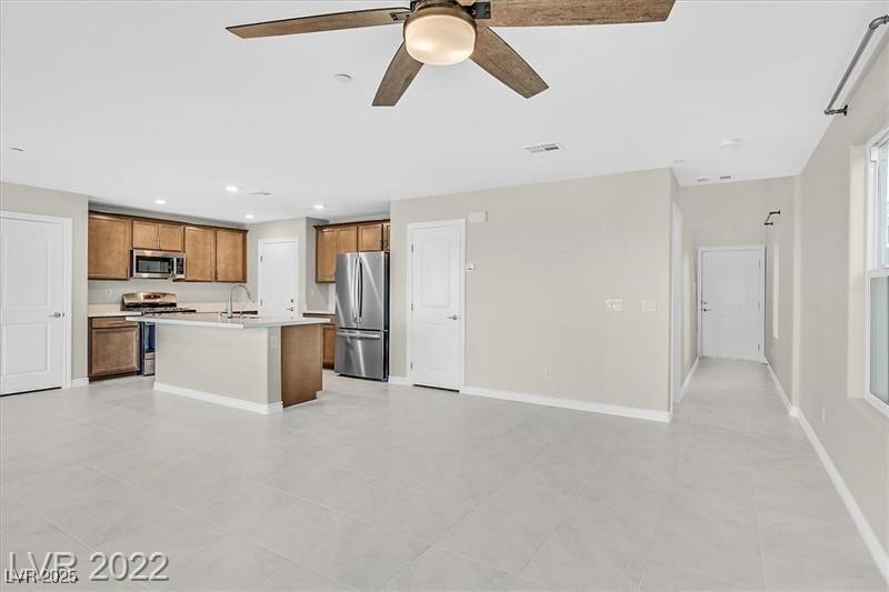 372 Rosefinch Street