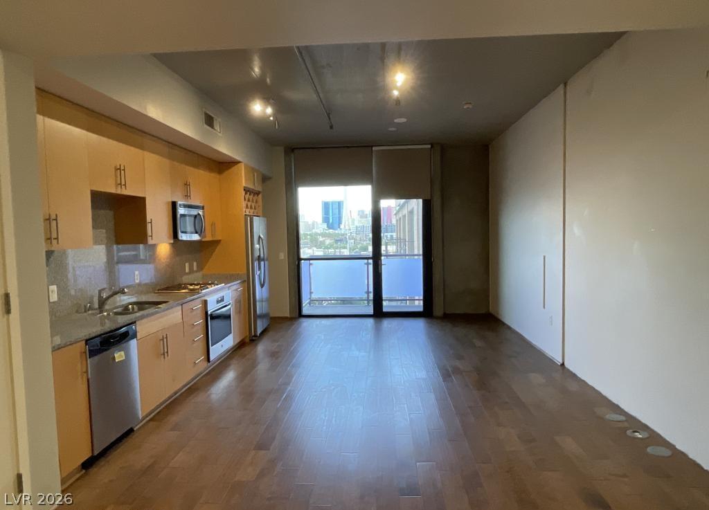 353 E Bonneville Avenue 631