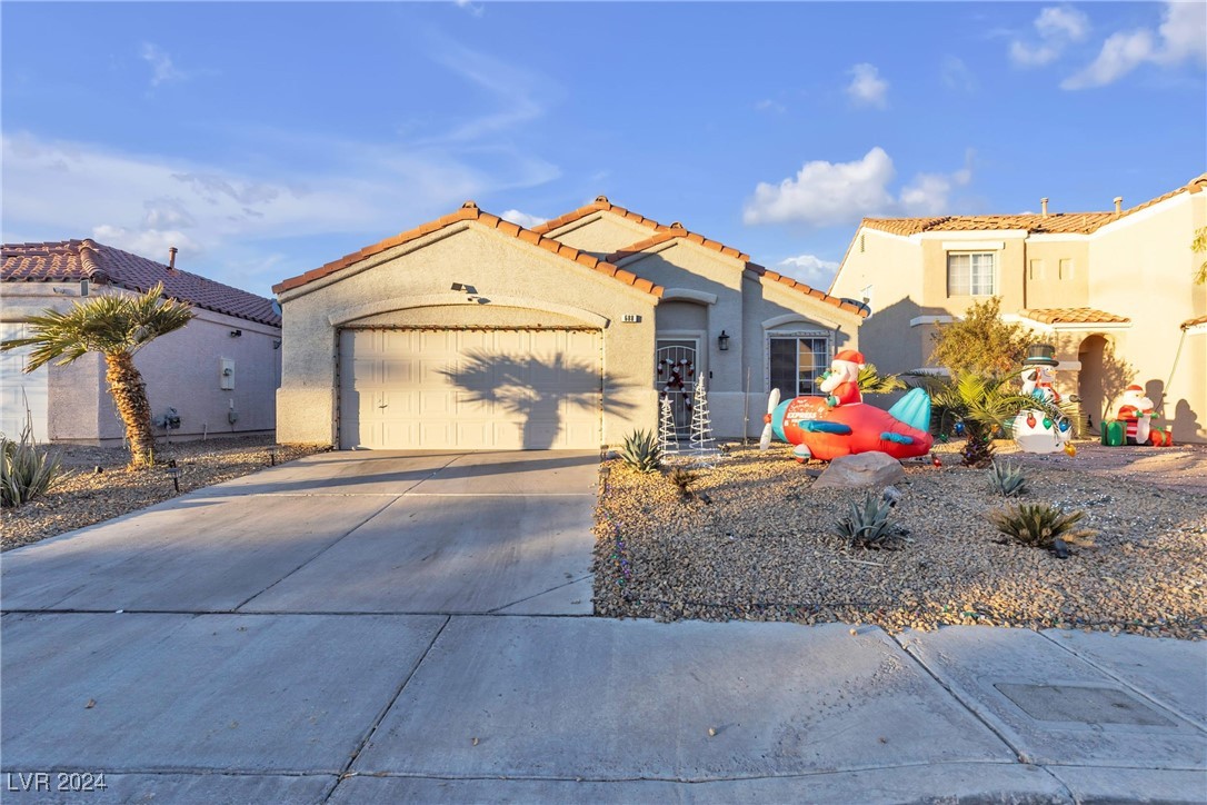 688 Moonlight Mesa Drive, Henderson, Nevada image 3