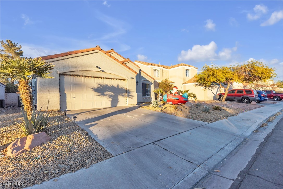 688 Moonlight Mesa Drive, Henderson, Nevada image 5