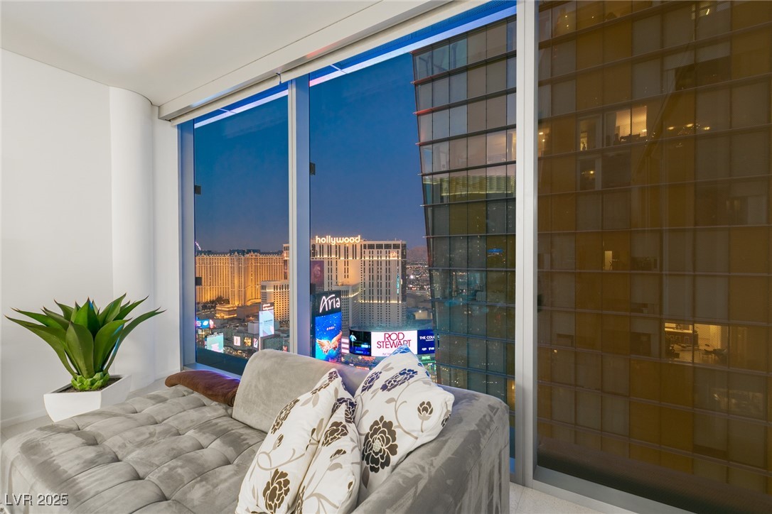 3726 Las Vegas Boulevard 2808