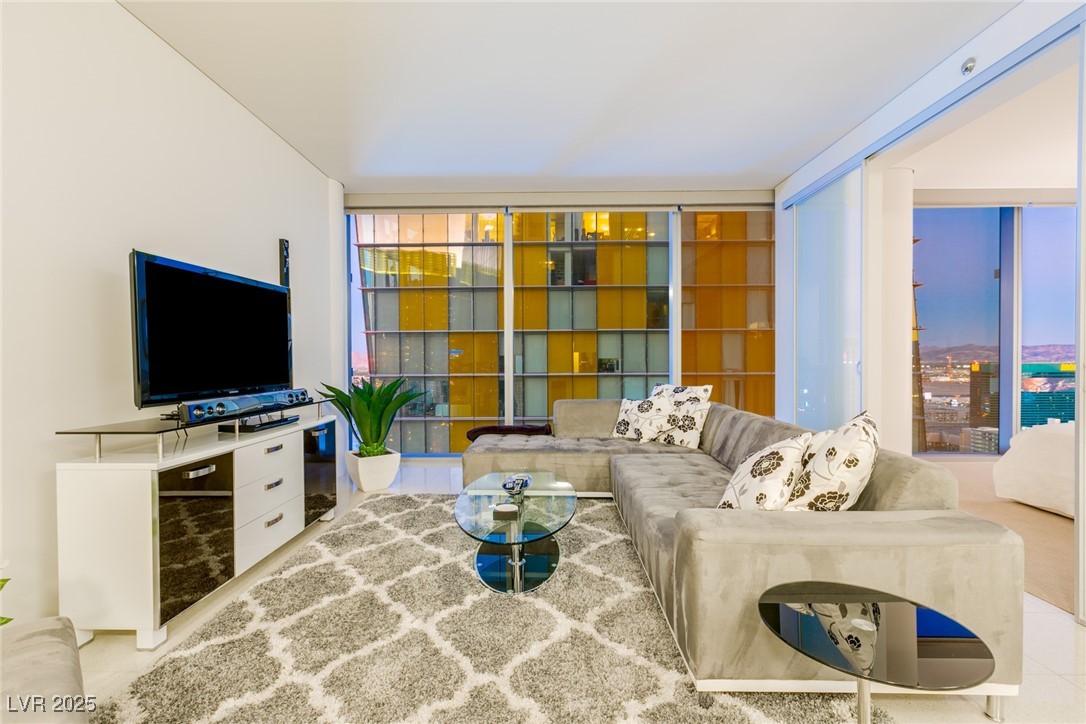 3726 Las Vegas Boulevard 2808
