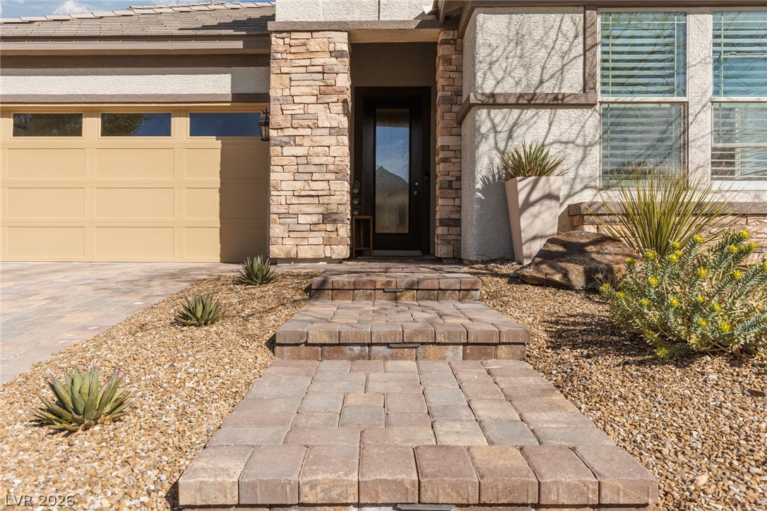 3072 Young Bouvier Avenue