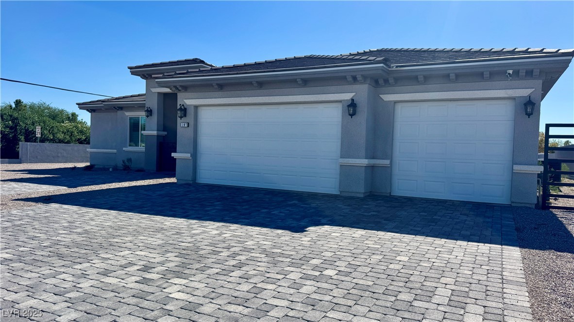 Properties 2 197 E Shelbourne Avenue