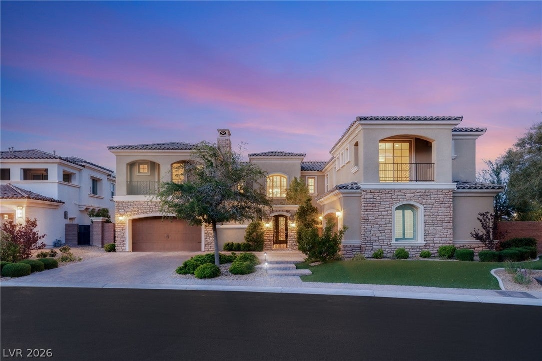 8 Olympia Chase Drive