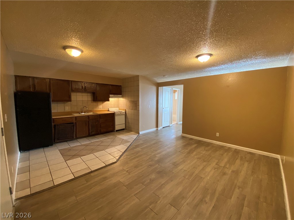 305 N 10th Street 14