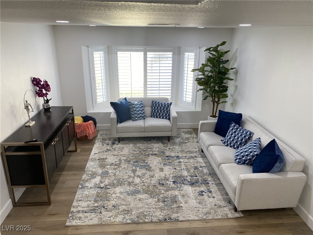 Properties 4 332 Dockside Court