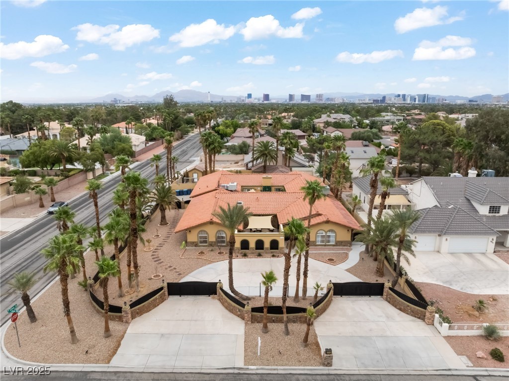 Properties 2 2920 S Tioga Way