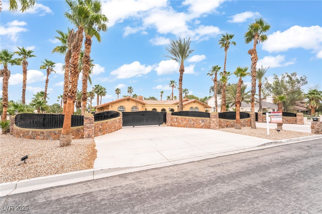 Properties 3 2920 S Tioga Way