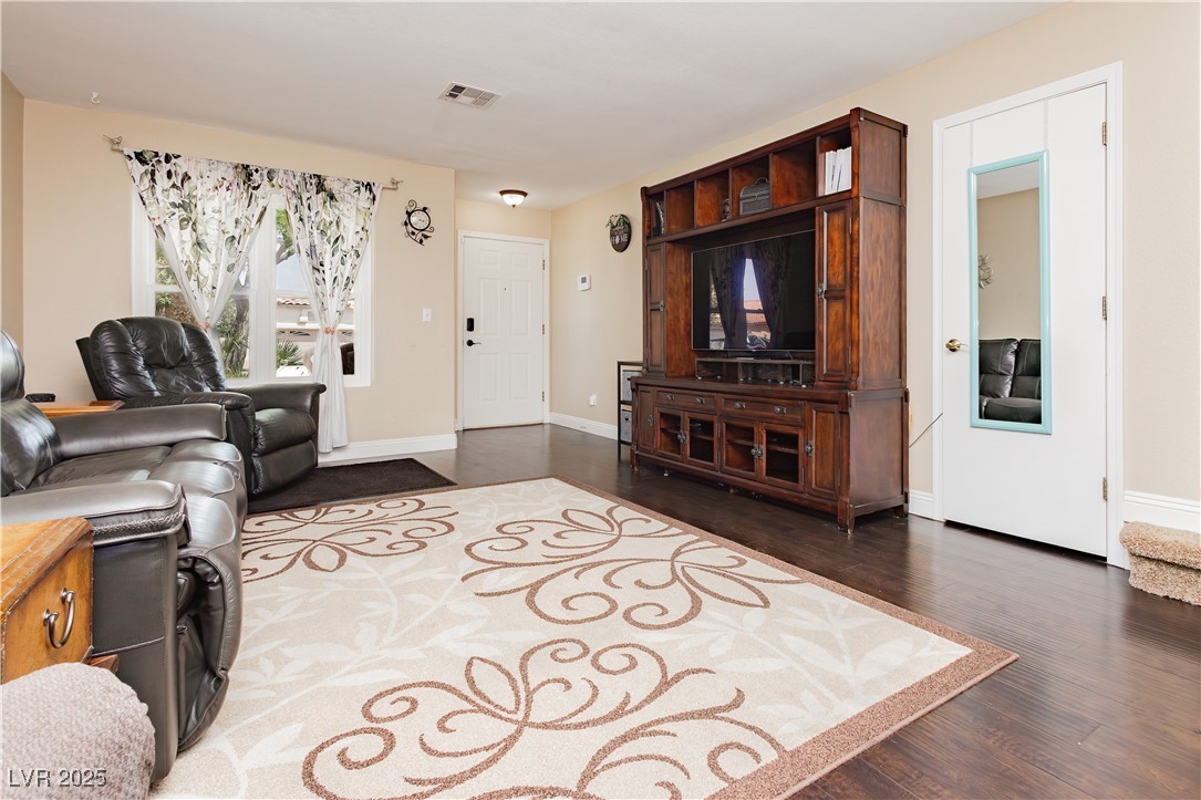 977 Trackers Glen Avenue, Henderson, Nevada image 4