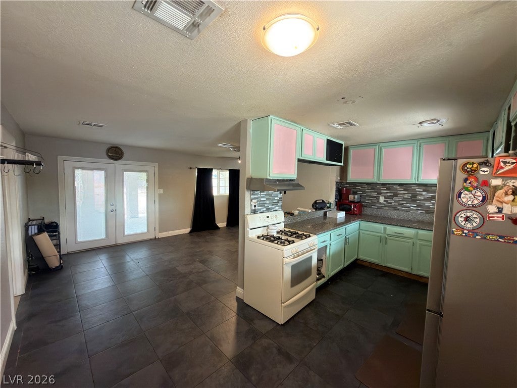 1025 Villa Circle