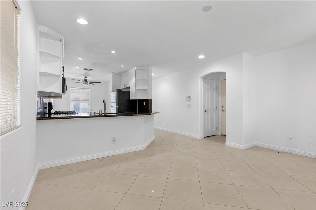 Las Vegas, Nevada 89148, United States, 2 Bedrooms Bedrooms, ,3 BathroomsBathrooms,Residential,Active,90620