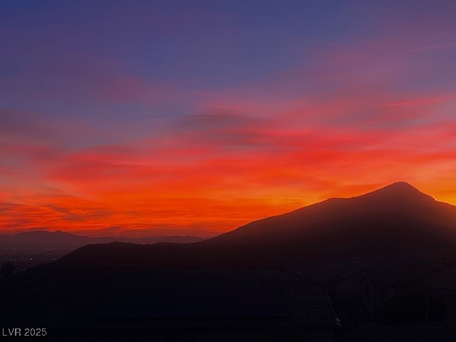 Las Vegas, Nevada 89129, United States, 4 Bedrooms Bedrooms, ,3 BathroomsBathrooms,Residential,Active,80669