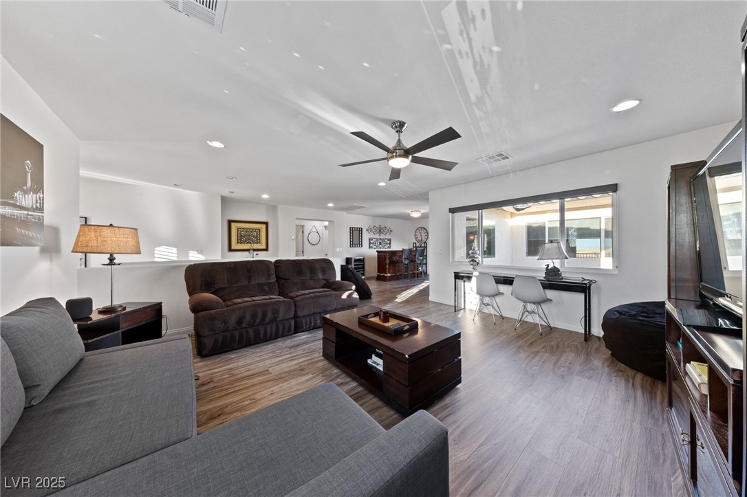 Las Vegas, Nevada 89129, United States, 4 Bedrooms Bedrooms, ,3 BathroomsBathrooms,Residential,Active,80669