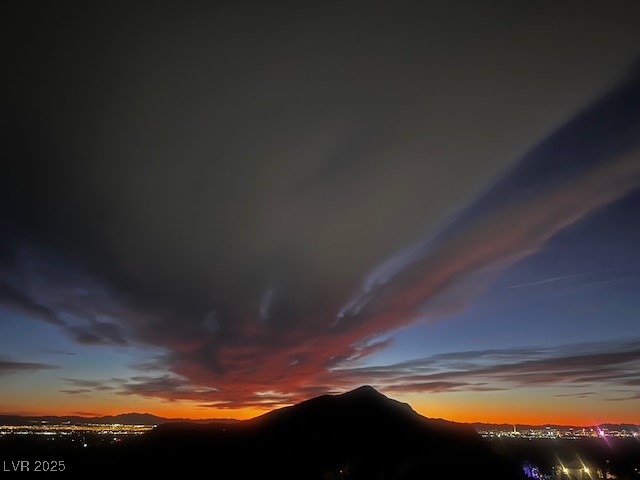 Las Vegas, Nevada 89129, United States, 4 Bedrooms Bedrooms, ,3 BathroomsBathrooms,Residential,Active,80669