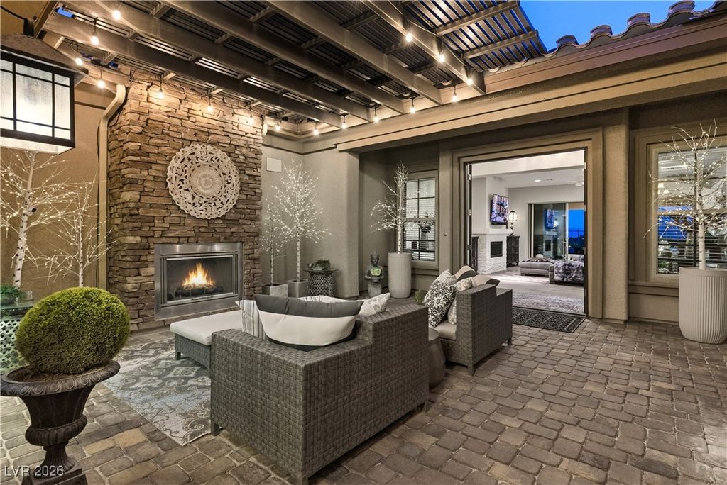 Photo of 32 Olympia Chase Drive, Las Vegas, NV 89141 (MLS # 2744384)