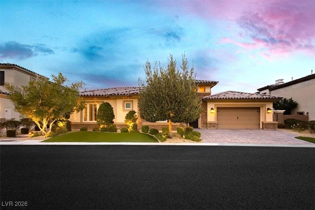 Photo of 32 Olympia Chase Drive, Las Vegas, NV 89141 (MLS # 2744384)