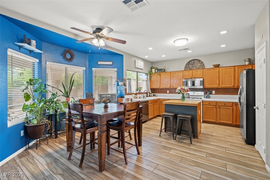 Las Vegas, Nevada 89130, United States, 3 Bedrooms Bedrooms, ,3 BathroomsBathrooms,Residential,Active,214153