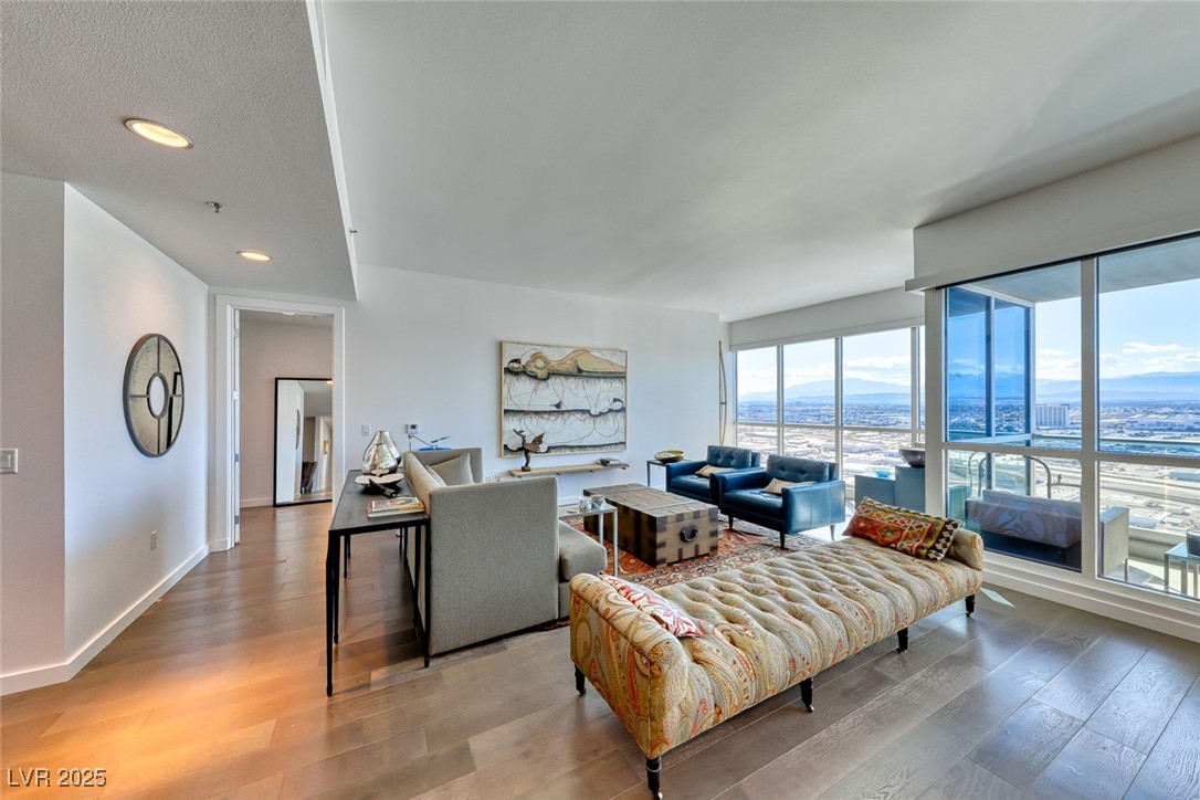 4525 Dean Martin Drive 2806