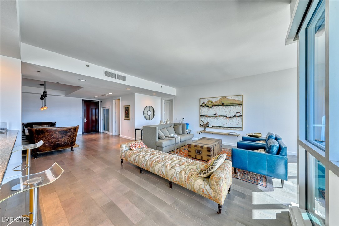 4525 Dean Martin Drive 2806