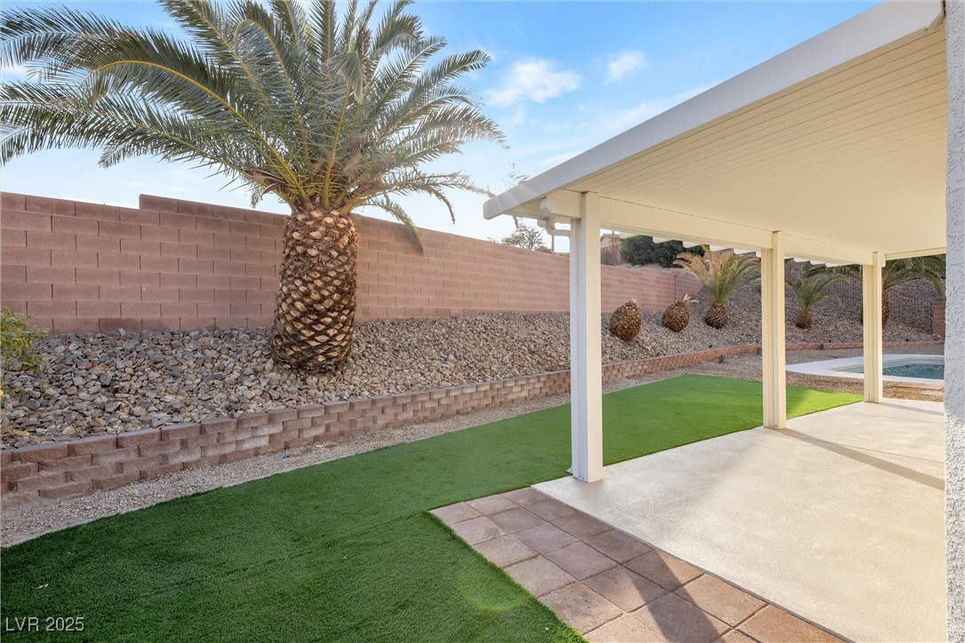 116 Crescent Bay Street, Henderson, Nevada image 25