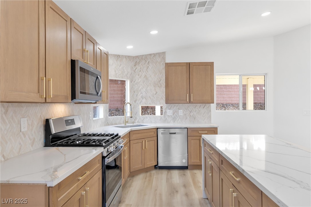 116 Crescent Bay Street, Henderson, Nevada image 9