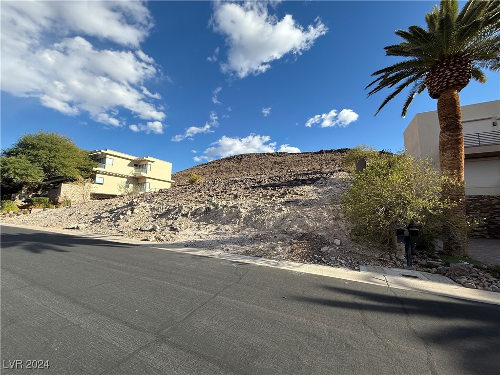 1725 Tangiers Drive, Henderson, Nevada image 4