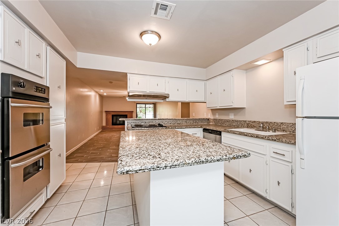 3212 Lark Circle