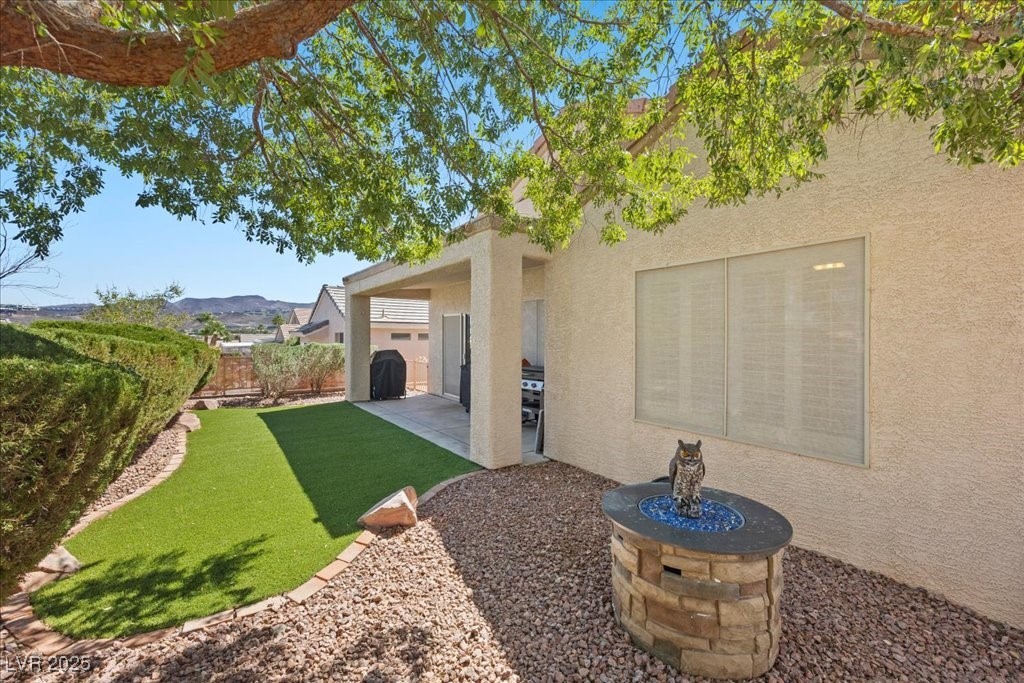 Henderson, Nevada 89012, United States, 2 Bedrooms Bedrooms, ,2 BathroomsBathrooms,Residential,Pending,210262