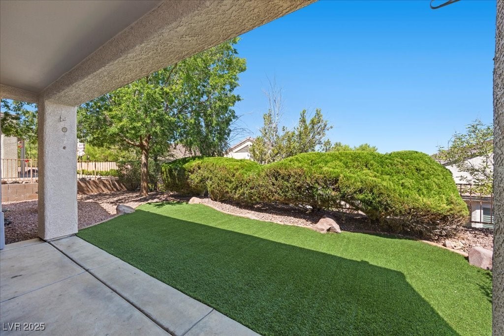 Henderson, Nevada 89012, United States, 2 Bedrooms Bedrooms, ,2 BathroomsBathrooms,Residential,Pending,210262