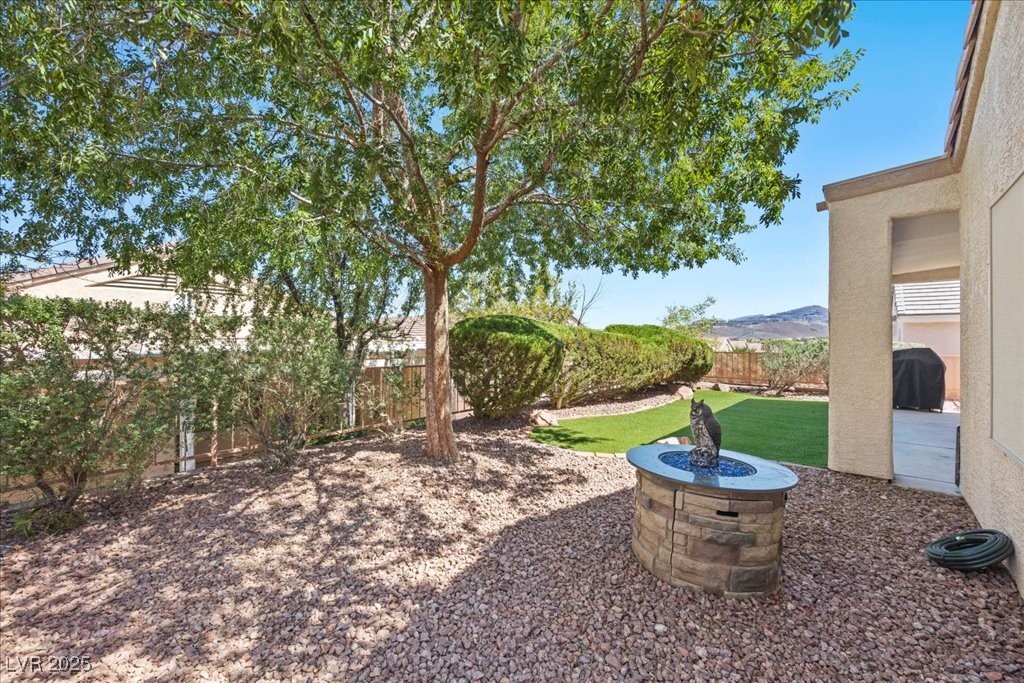 Henderson, Nevada 89012, United States, 2 Bedrooms Bedrooms, ,2 BathroomsBathrooms,Residential,Pending,210262