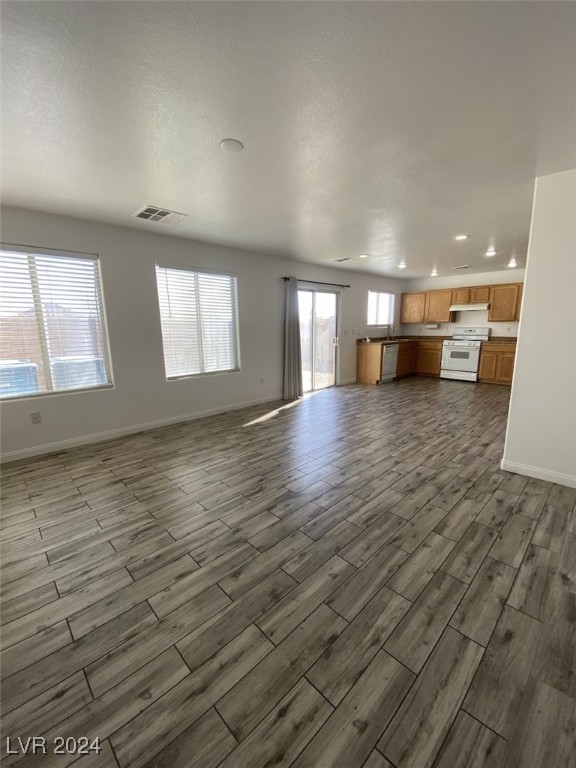 Las Vegas, Nevada 89139, United States, 3 Bedrooms Bedrooms, ,3 BathroomsBathrooms,Residential,Pending,32325