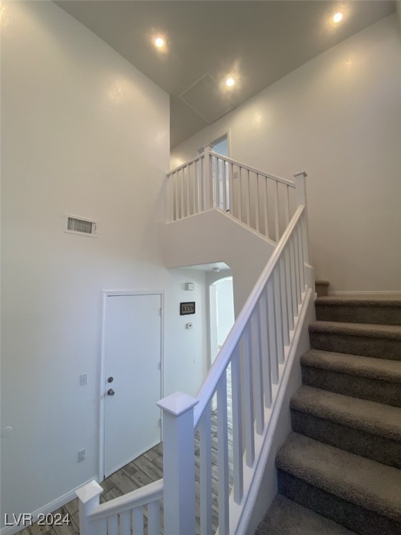 Las Vegas, Nevada 89139, United States, 3 Bedrooms Bedrooms, ,3 BathroomsBathrooms,Residential,Pending,32325