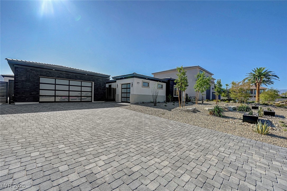 6075 Dapple Gray Road