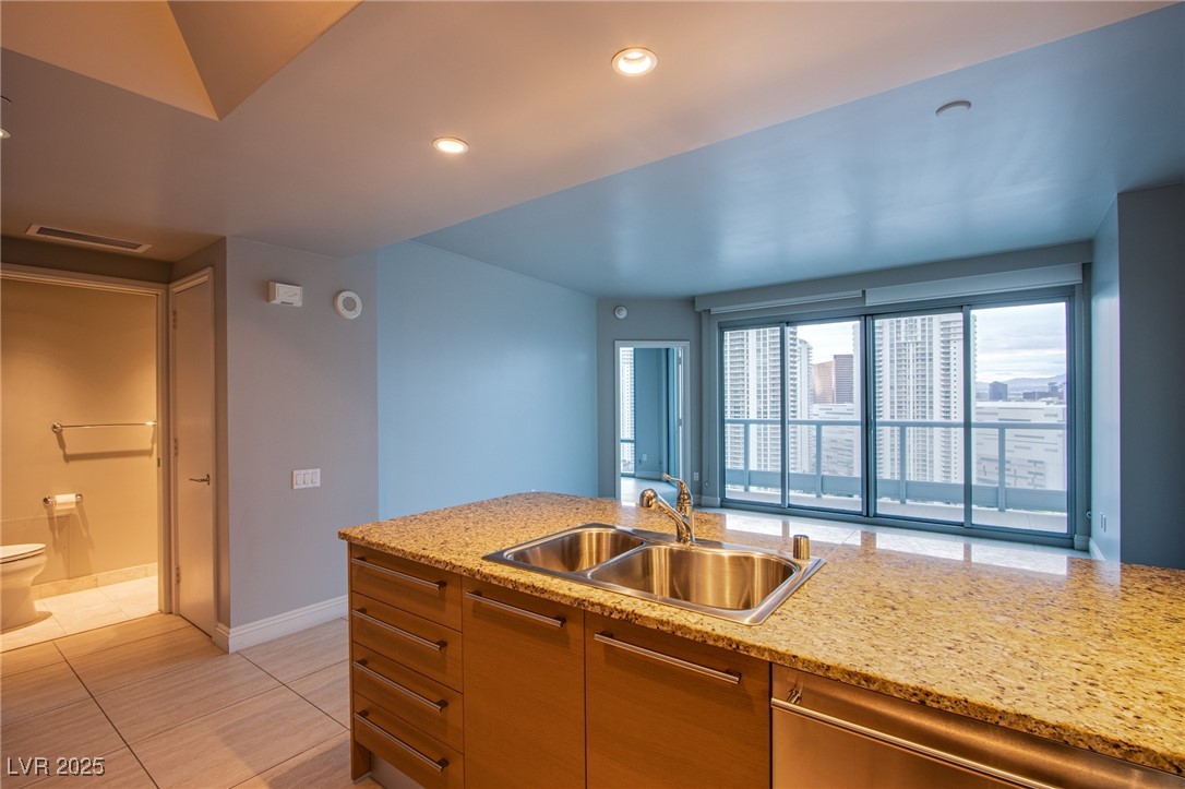 222 Karen Avenue 2604