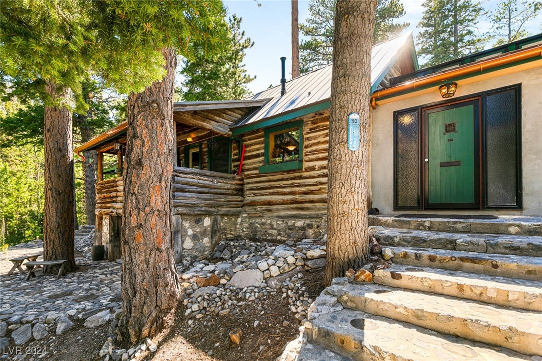 4075 Cougar Ridge Trail