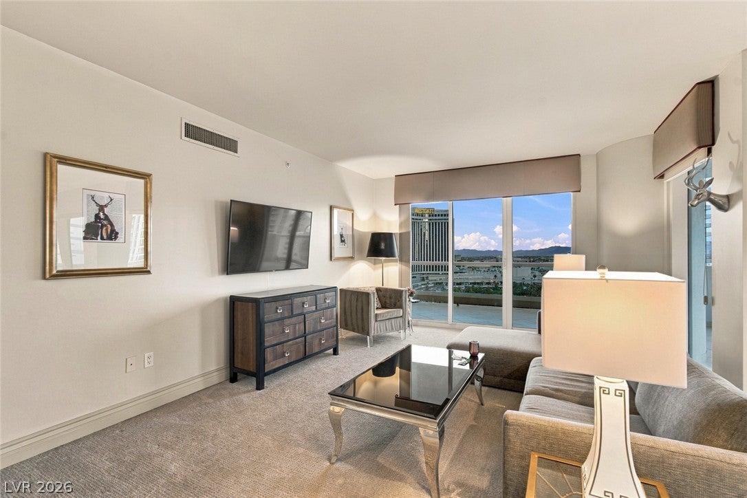 2747 Paradise Road 1205