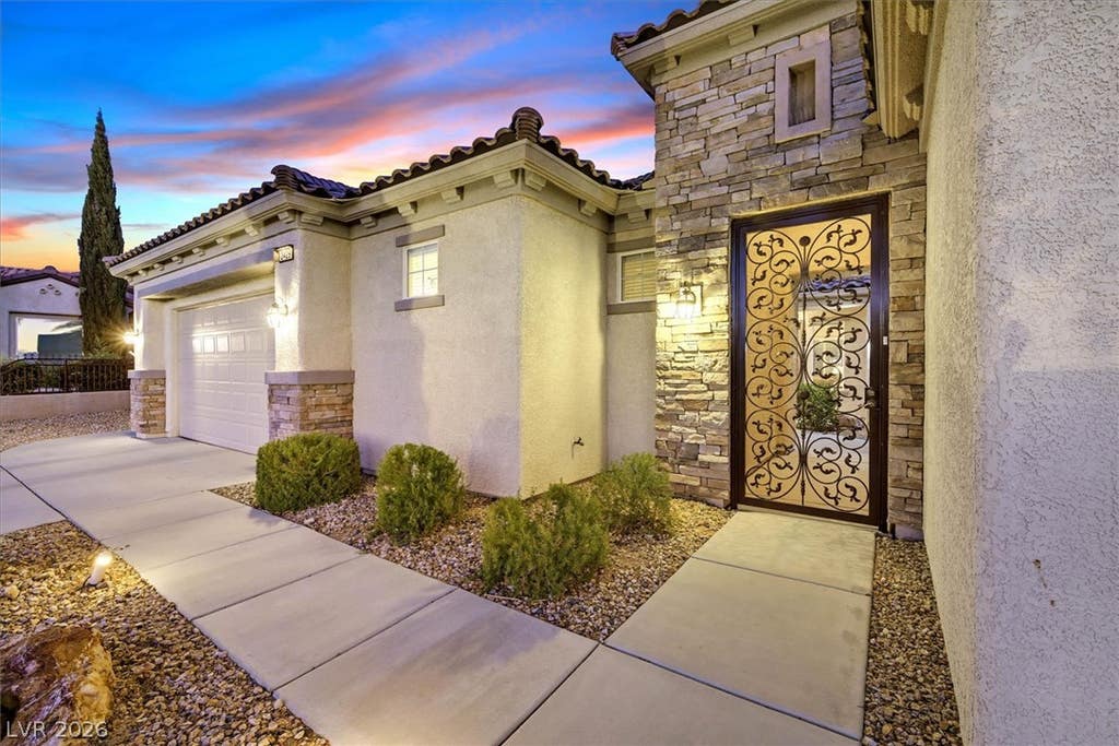 Photo of 2429 Orangeburg Place, Henderson, NV 89044 (MLS # 2804886)