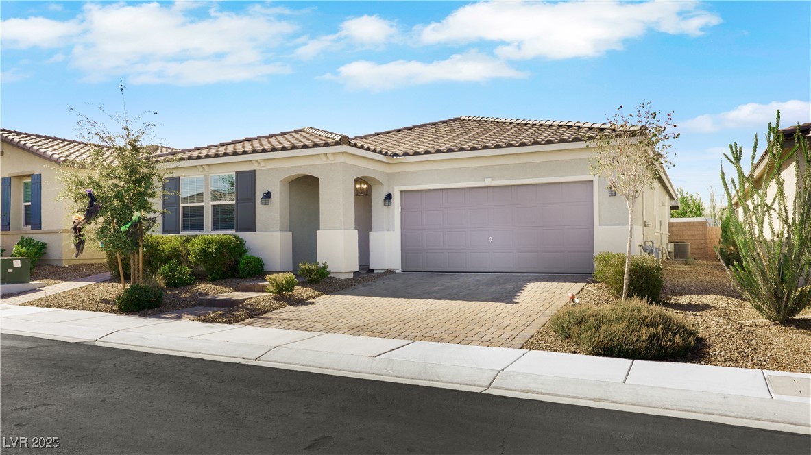 2759 Alta Vista Street