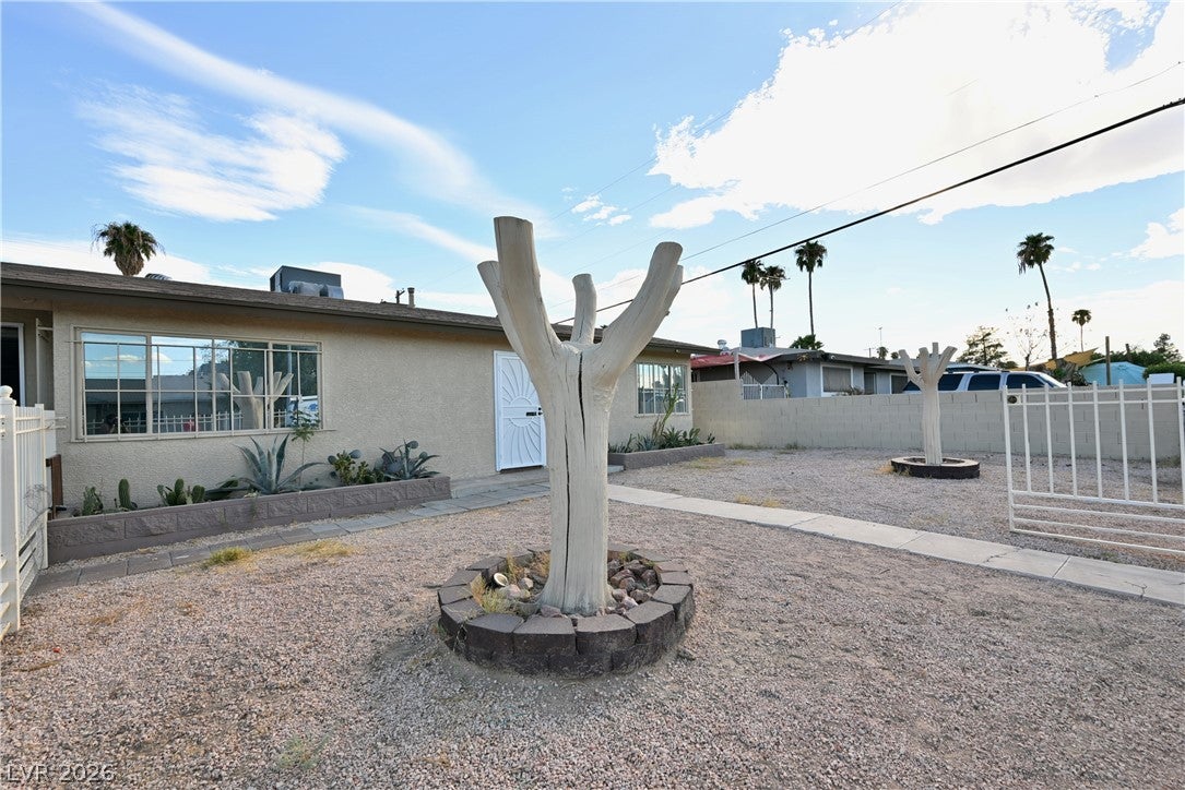 2300 Isabelle Avenue