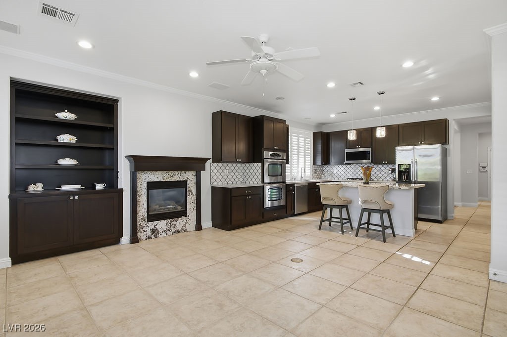 4990 Vincitor Street