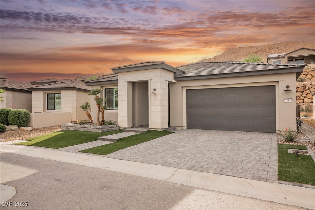 19 Desert Ivy Lane