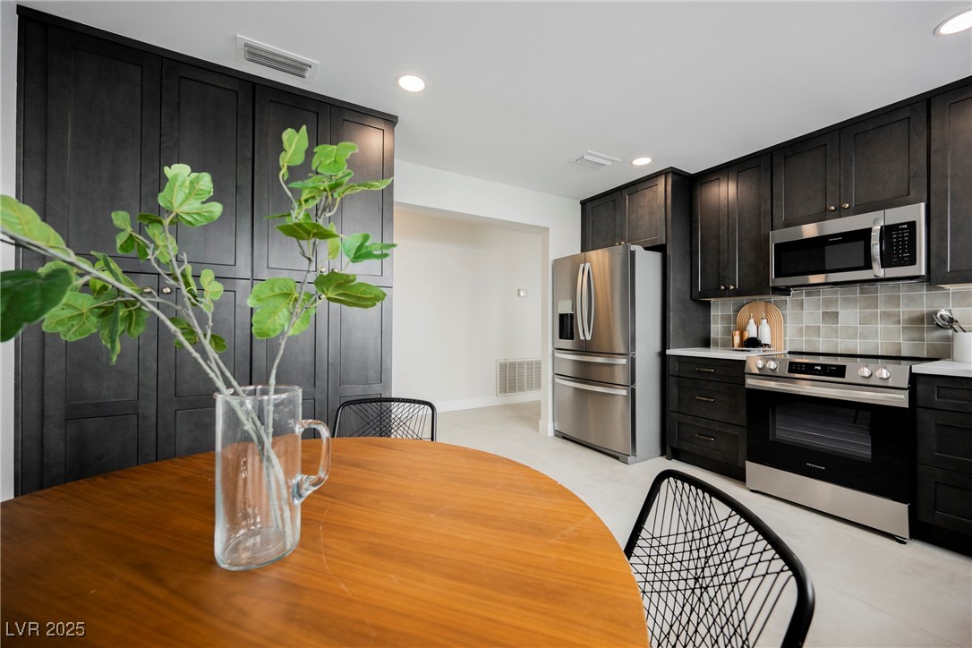 2116 Plaza Del Fuentes