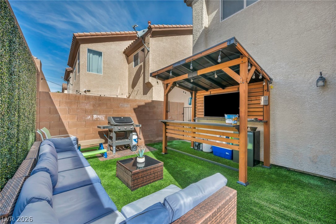 595 Stonehenge Walk Avenue