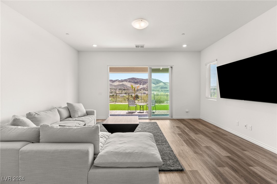 Henderson, Nevada 89011, United States, 3 Bedrooms Bedrooms, ,2 BathroomsBathrooms,Residential,Active,43286