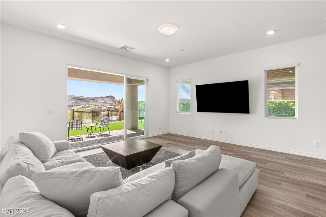 Henderson, Nevada 89011, United States, 3 Bedrooms Bedrooms, ,2 BathroomsBathrooms,Residential,Active,43286