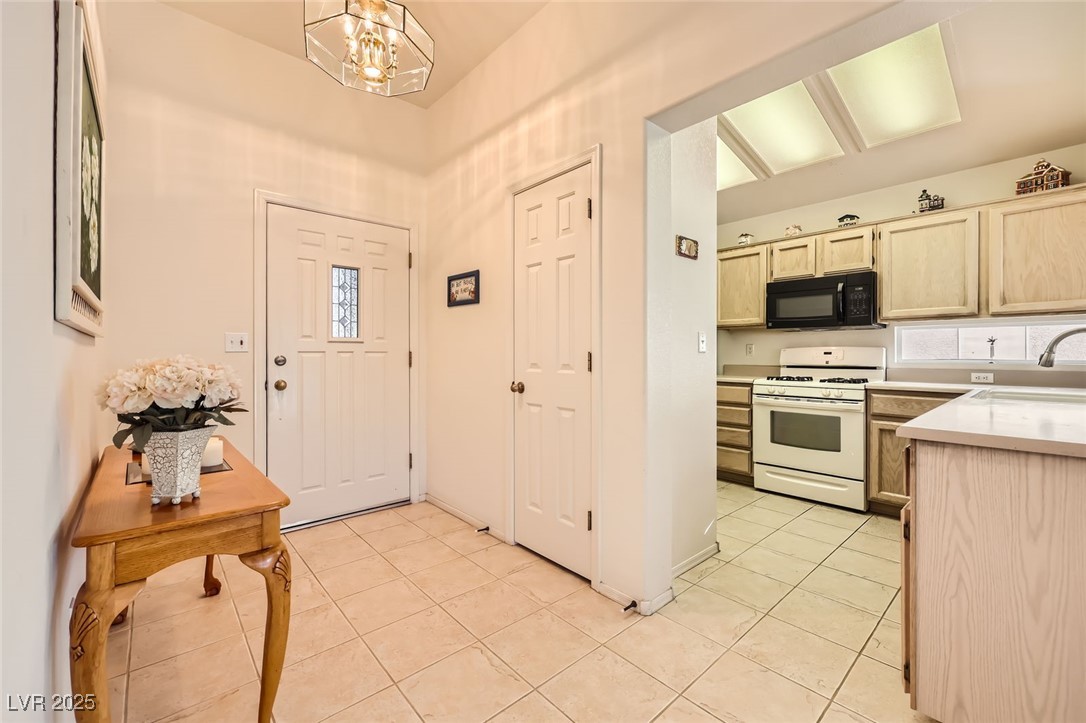 2105 Poppywood Avenue, Henderson, Nevada image 11
