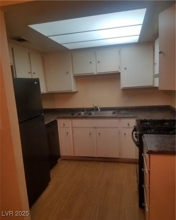Las Vegas, Nevada 89119, United States, 2 Bedrooms Bedrooms, ,2 BathroomsBathrooms,Residential,Active,110768