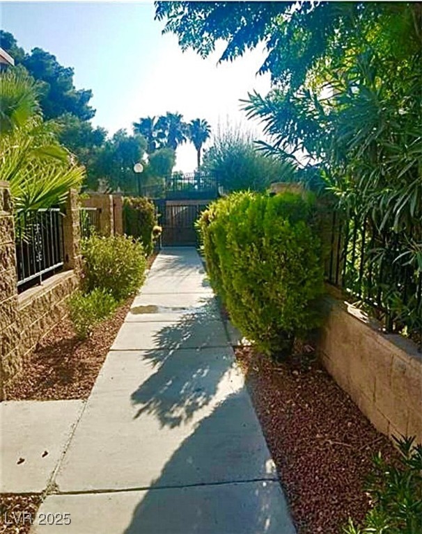 Las Vegas, Nevada 89119, United States, 2 Bedrooms Bedrooms, ,2 BathroomsBathrooms,Residential,Active,110768